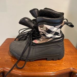 ❌❌ SOLD❌❌ Burberry Check Boots